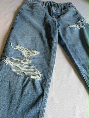 American Eagle Distressed Denum, Strigid, size 4